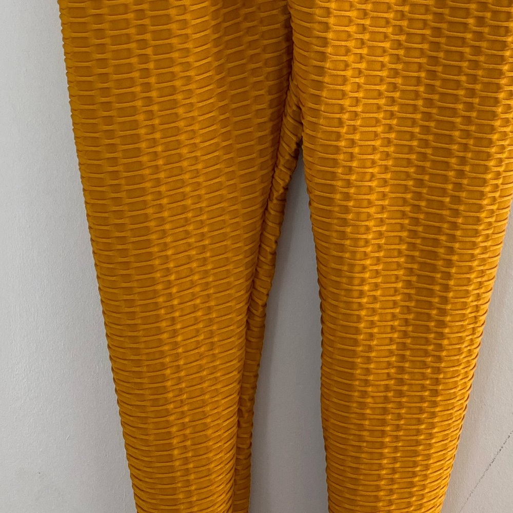 Yellow Textured Ruched High Waisted Yoga Pants. Size-M